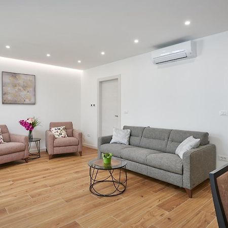 Newly Renovated Apt. Near To Entrance To Old Town 두브로브니크 외부 사진
